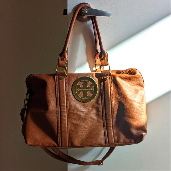 Tory Burch Handbags - Tory Burch Leather Shoulder Bag